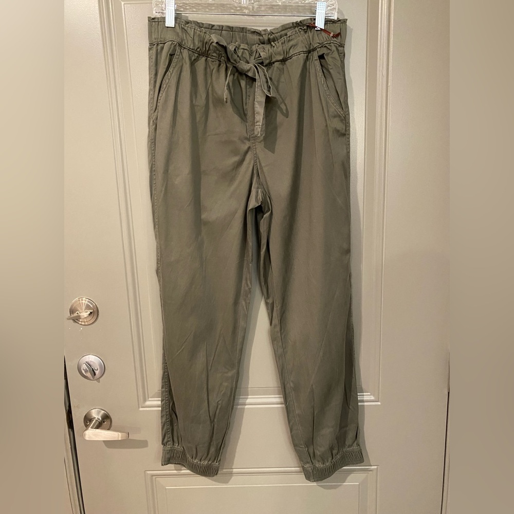 Olive green jogger cargo pants